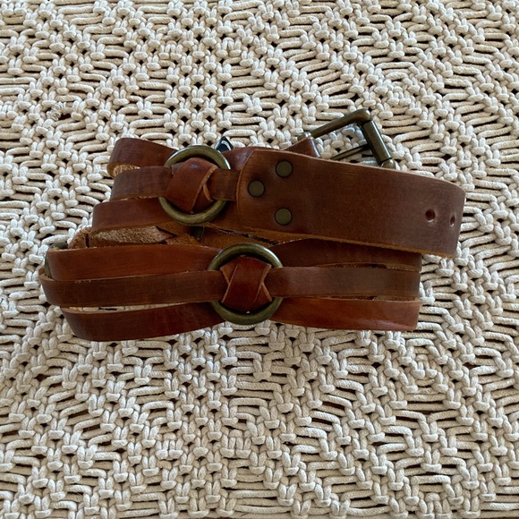 BRAVE BELTWORKS 32” leather belt display picture 1